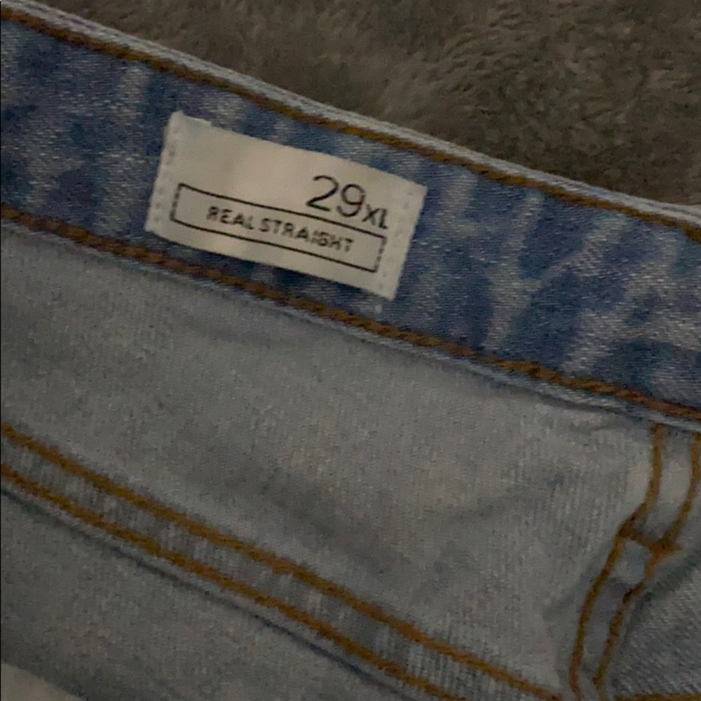 Shorts - Picture 2 of 3